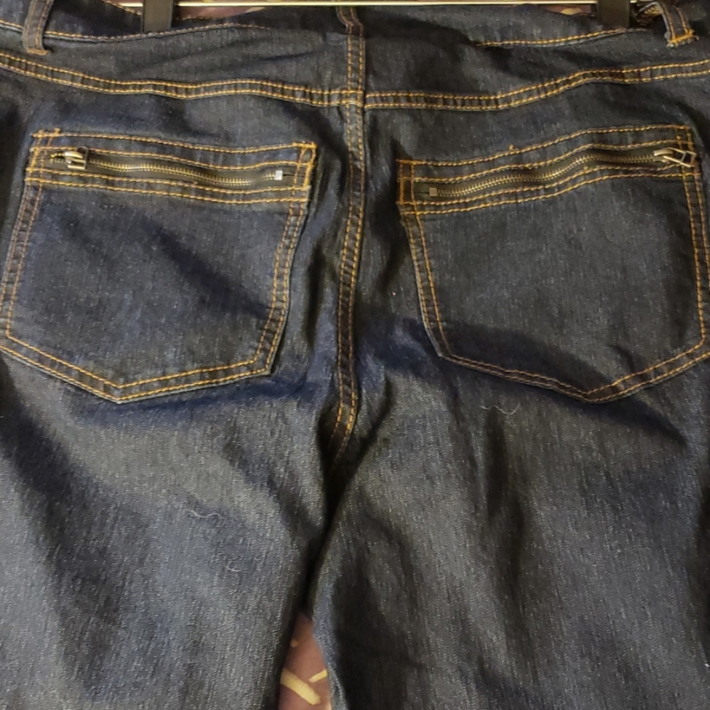 Jeans - Picture 3 of 3